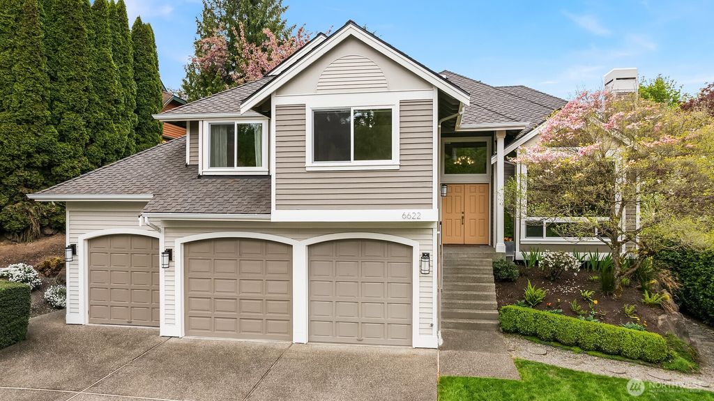 Photo of 6622 NE 151st Street, Kenmore, WA 98028 (MLS # 2514662)