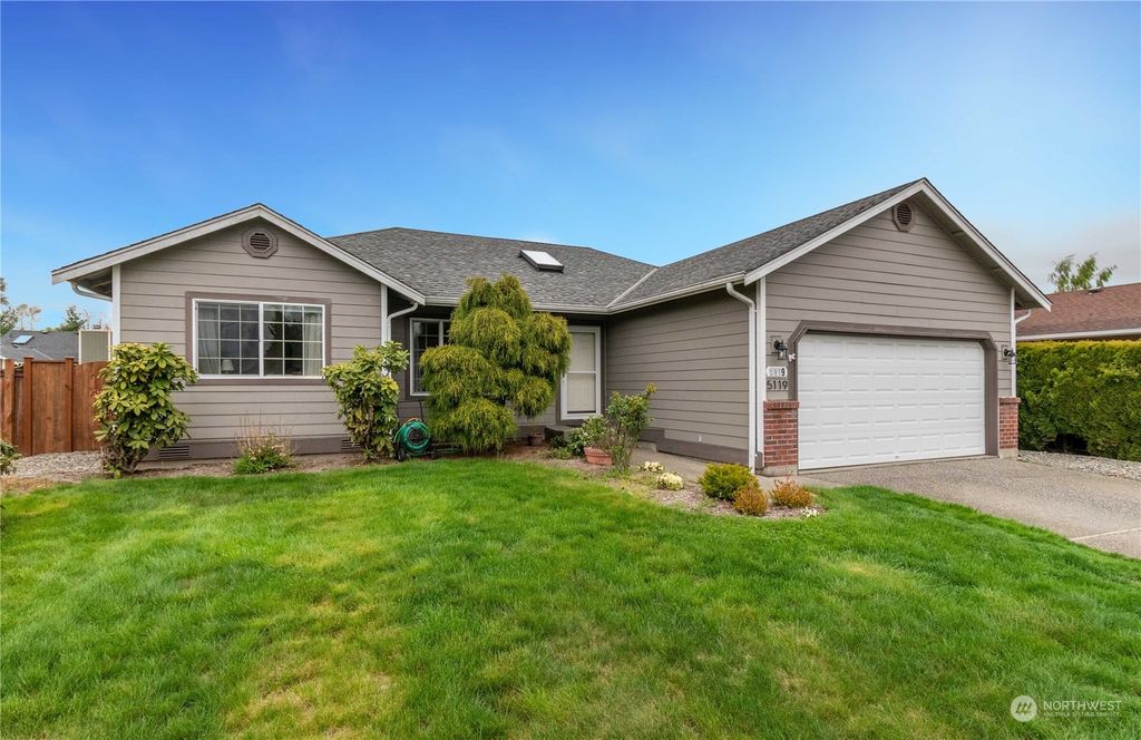 Photo of 5119 139th Place NE, Marysville, WA 98271 (MLS # 2064224)