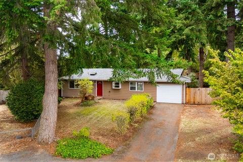 Photo of 807 Gregory Way SE, Olympia, WA 98513 (MLS # 2588207)