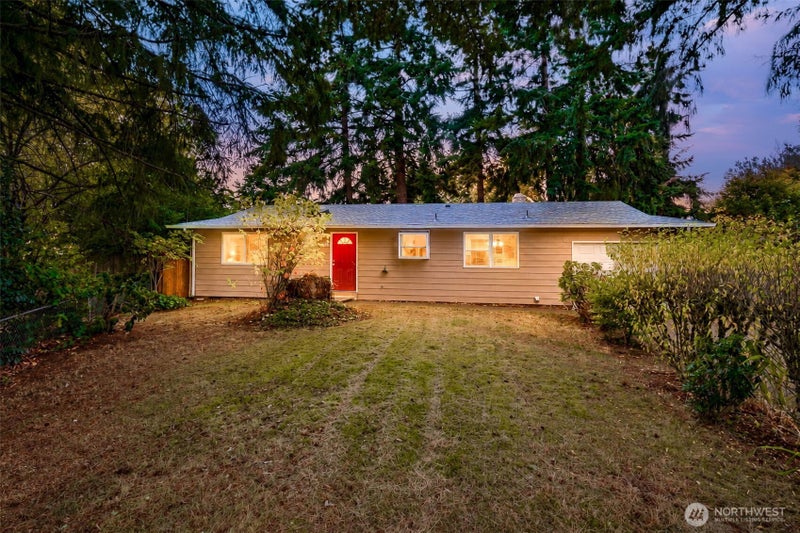 807 Gregory Way SE