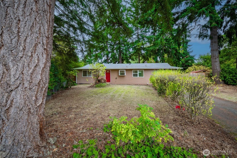 807 Gregory Way SE