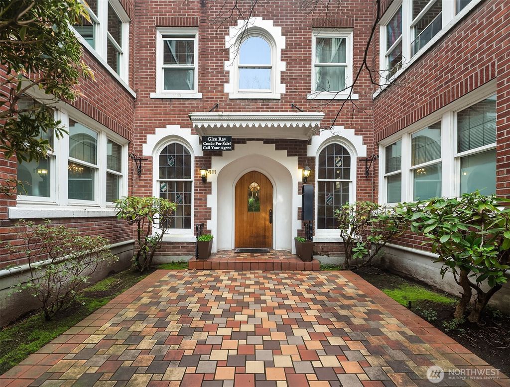 Photo of 411 Boylston Avenue E #202, Seattle, WA 98102 (MLS # 2490013)