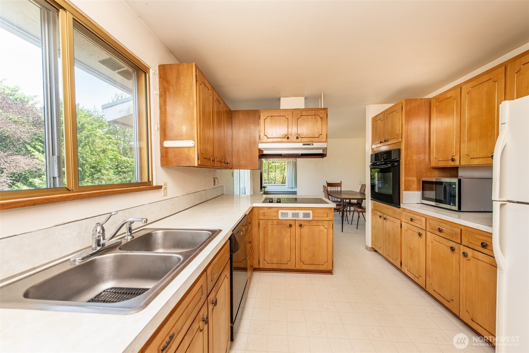 723 W 15th Street