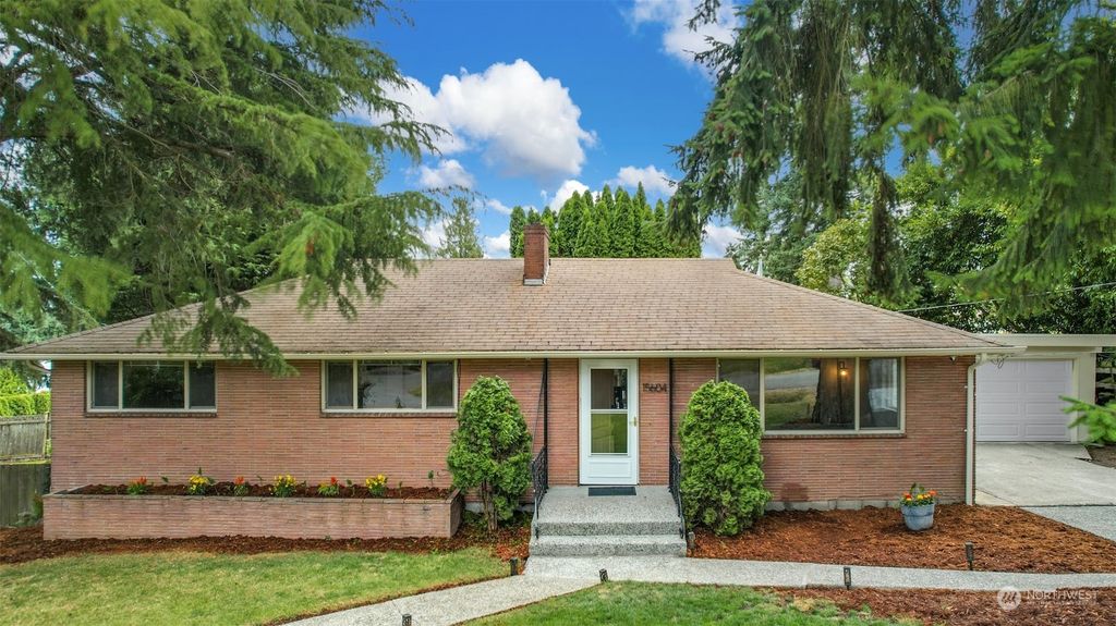 Photo of 15604 18th Avenue SW, Burien, WA 98166 (MLS # 2137897)