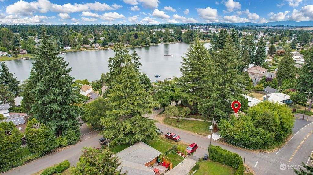 Photo of 15604 18th Avenue SW, Burien, WA 98166 (MLS # 2137897)
