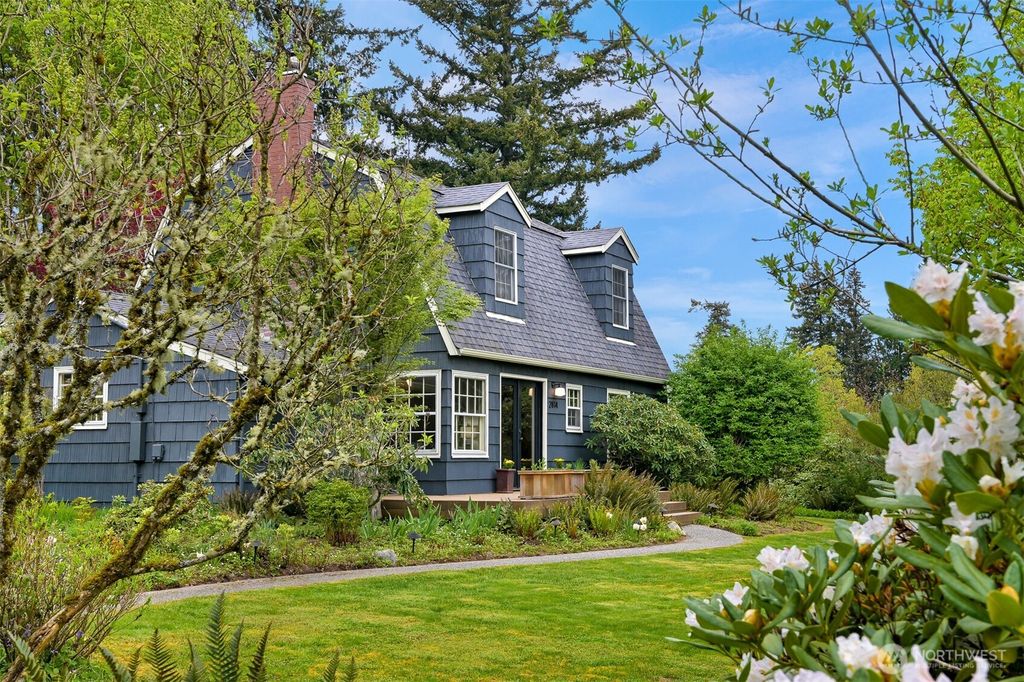 Photo of 2814 40th Street, Bellingham, WA 98229 (MLS # 2515304)