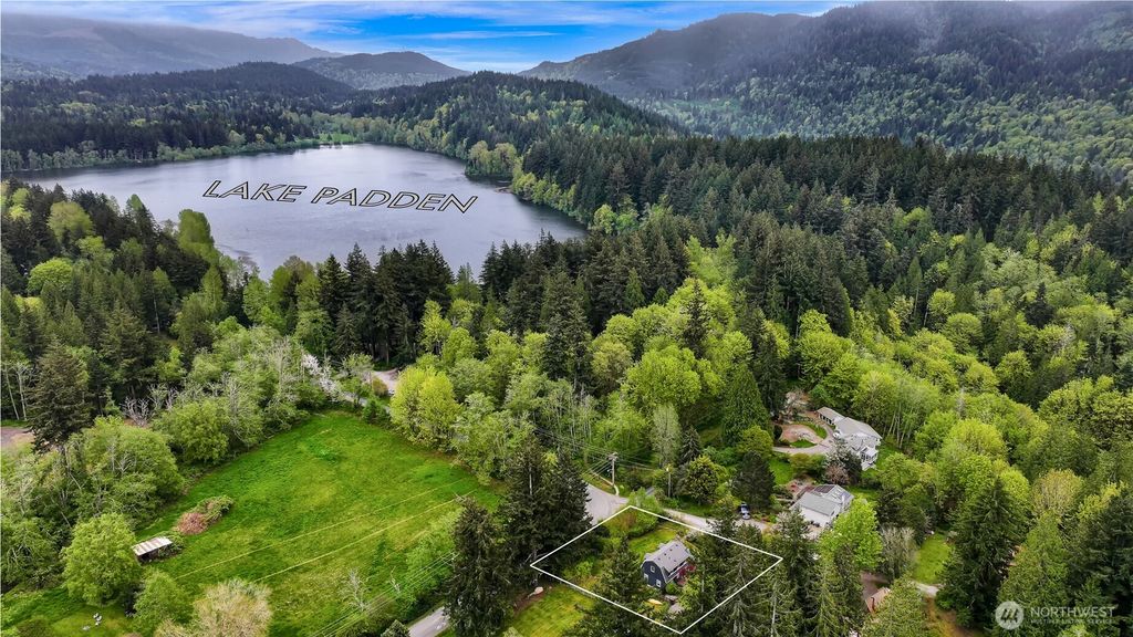Photo of 2814 40th Street, Bellingham, WA 98229 (MLS # 2515304)