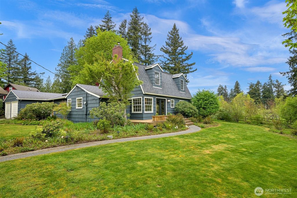 Photo of 2814 40th Street, Bellingham, WA 98229 (MLS # 2515304)