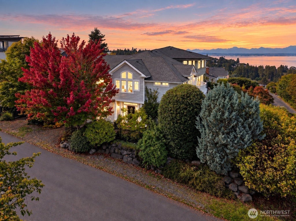 Photo of 2103 NW 96th, Seattle, WA 98117 (MLS # 2586805)