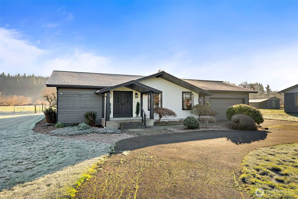 Photo of 1655 Wheaton Street St, Raymond, WA 98577 (MLS # 2470043)