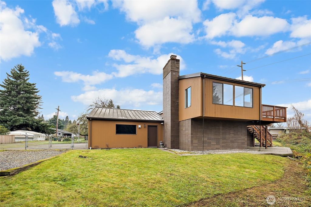 Photo of 409 Grant Street SW, Tumwater, WA 98512 (MLS # 2458217)