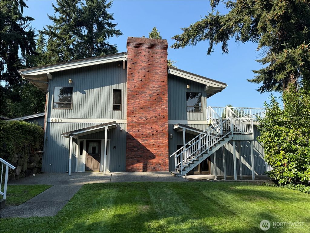 Photo of 4417 Crescent Avenue, Everett, WA 98203 (MLS # 2465625)