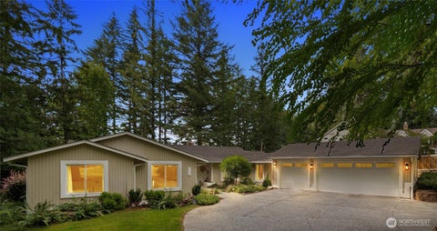 Photo of 26636 SE 31st ST, Sammamish, WA 98075 (MLS # 2585136)