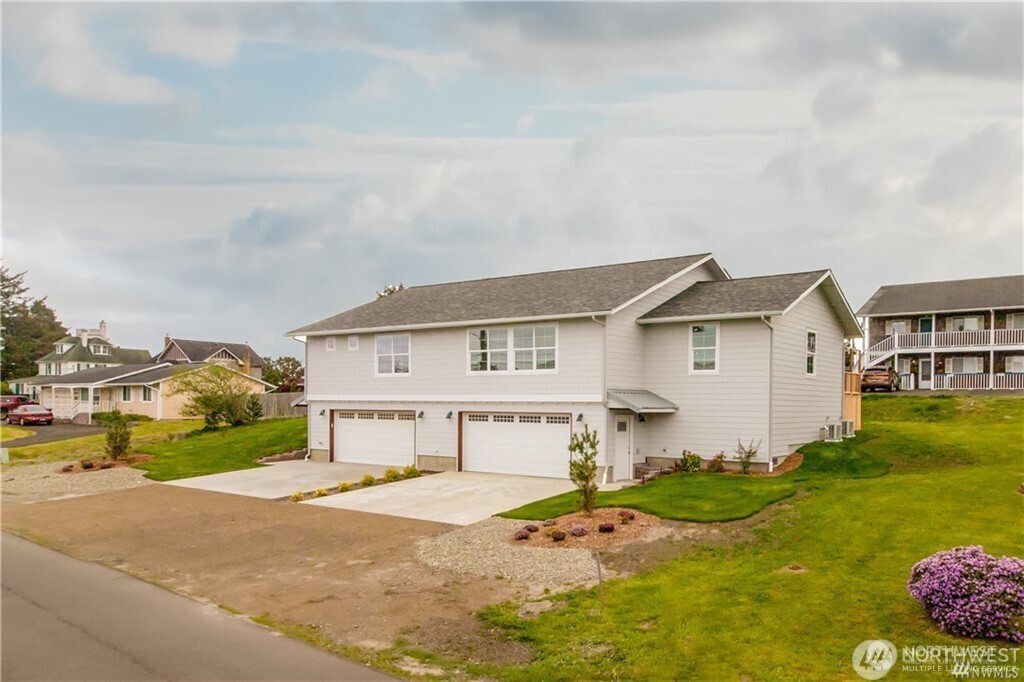 1401 Ocean Beach Boulevard NW A & B