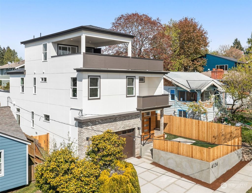 Photo of 4134 SW SOUTHERN Street, Seattle, WA 98136 (MLS # 2229095)