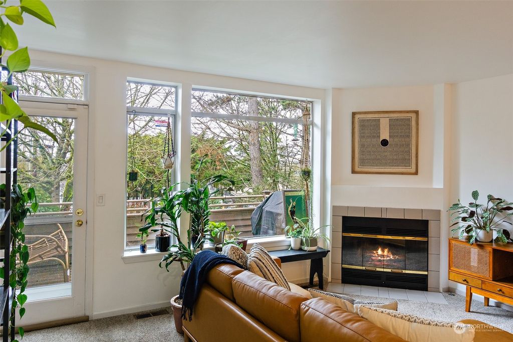 Photo of 11828 NE 80th Street #9, Kirkland, WA 98033 (MLS # 2209989)