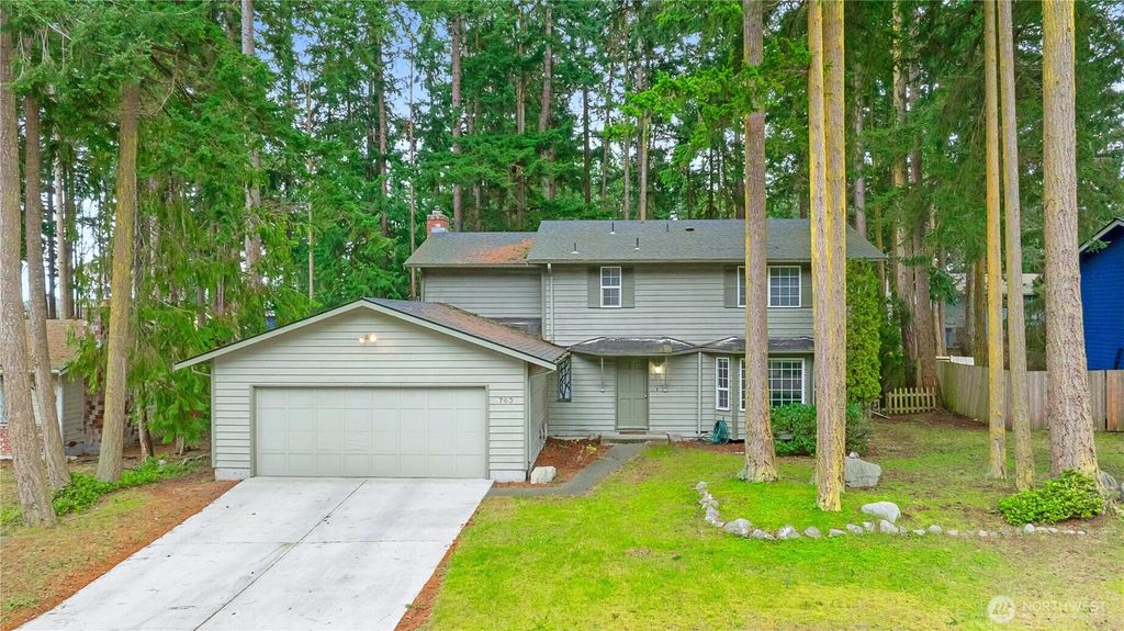 Photo of 763 SW 10th Court, Oak Harbor, WA 98277 (MLS # 2478568)