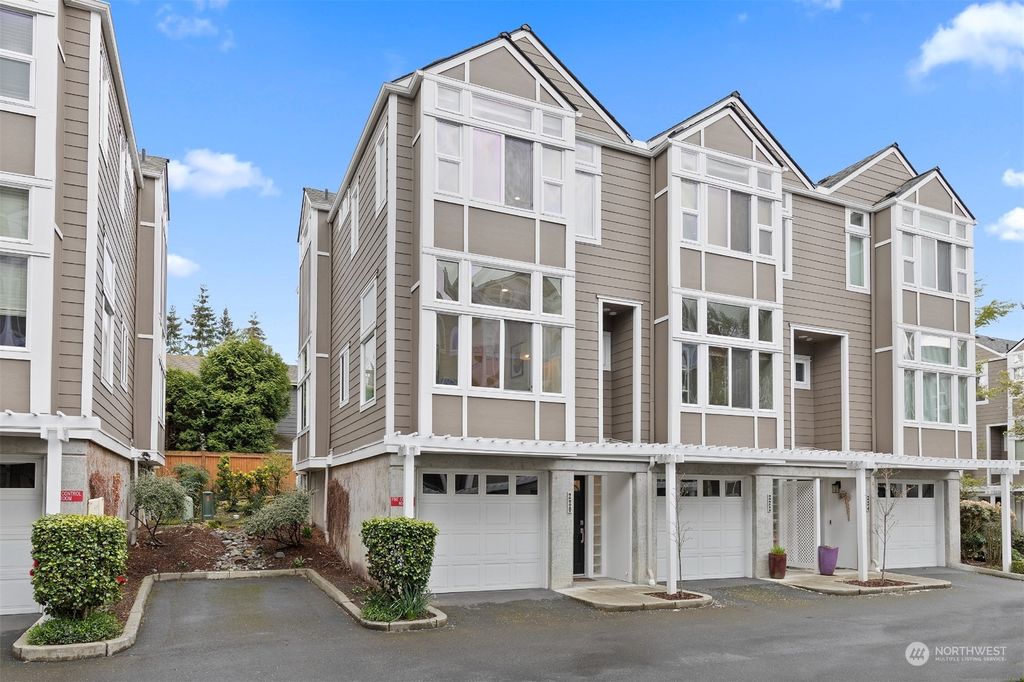 Photo of 220 5th Place S, Kirkland, WA 98033 (MLS # 2058002)