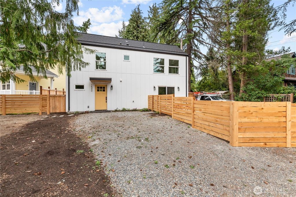 Photo of 1540 NE 113th Street, Seattle, WA 98125 (MLS # 2447712)