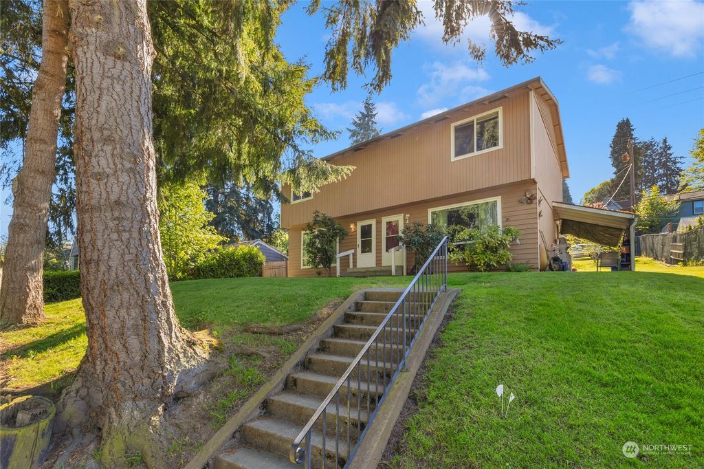 Photo of 4610 S 3rd Avenue, Everett, WA 98203 (MLS # 2225517)