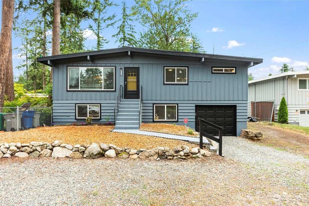 Photo of 30856 38th Avenue S, Auburn, WA 98001 (MLS # 2285128)