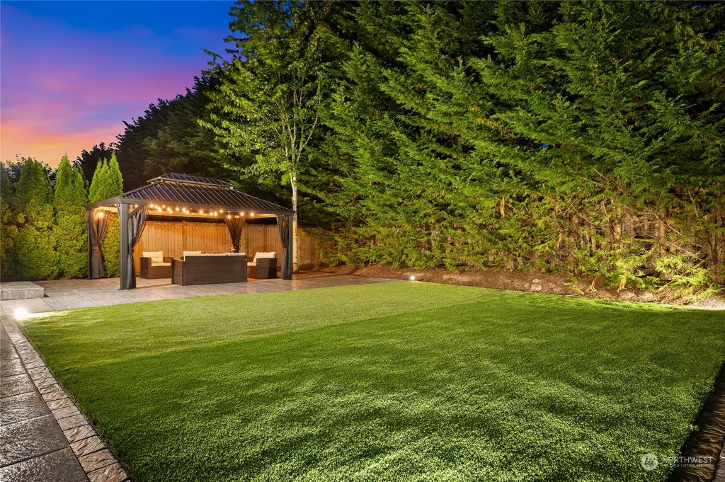 Photo of 11063 Muirwood Way NE, Redmond, WA 98053 (MLS # 2127392)