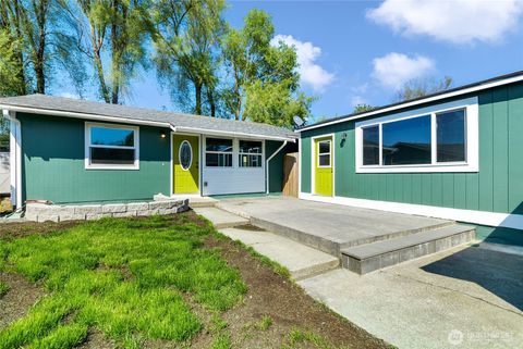 Photo of 8705 12th Street NE, Lake Stevens, WA 98258 (MLS # 2500838)