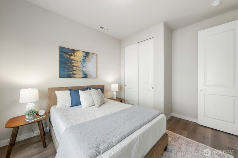 5102 82nd Pl NE
