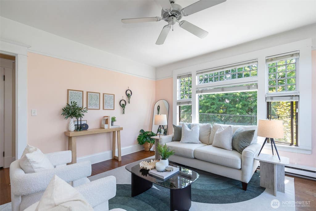 Photo of 904 E Miller Street #4, Seattle, WA 98102 (MLS # 2555749)