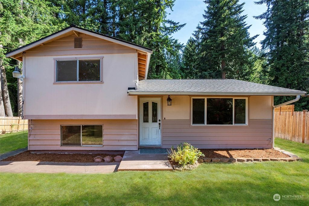 Photo of 21110 NE 61st Street, Redmond, WA 98053 (MLS # 2069127)