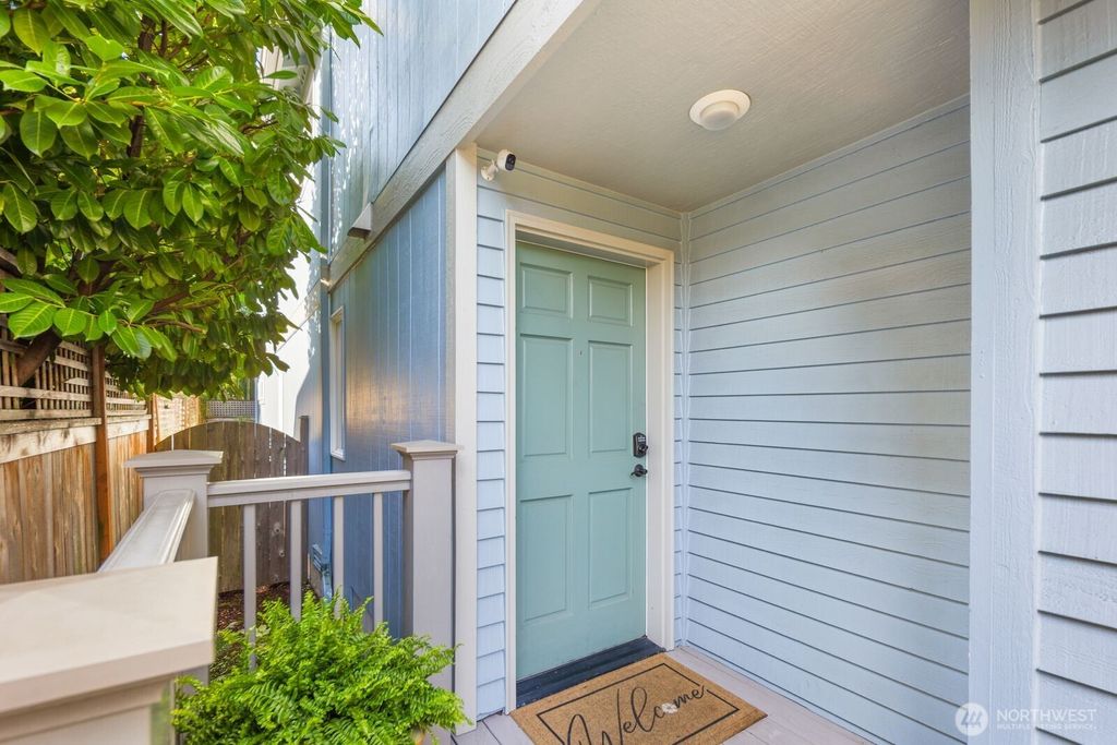 Photo of 5121 27th Avenue NE, Seattle, WA 98105 (MLS # 2479898)