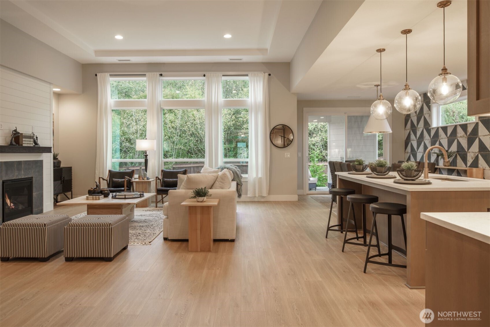 5682 Thornhill Avenue SW