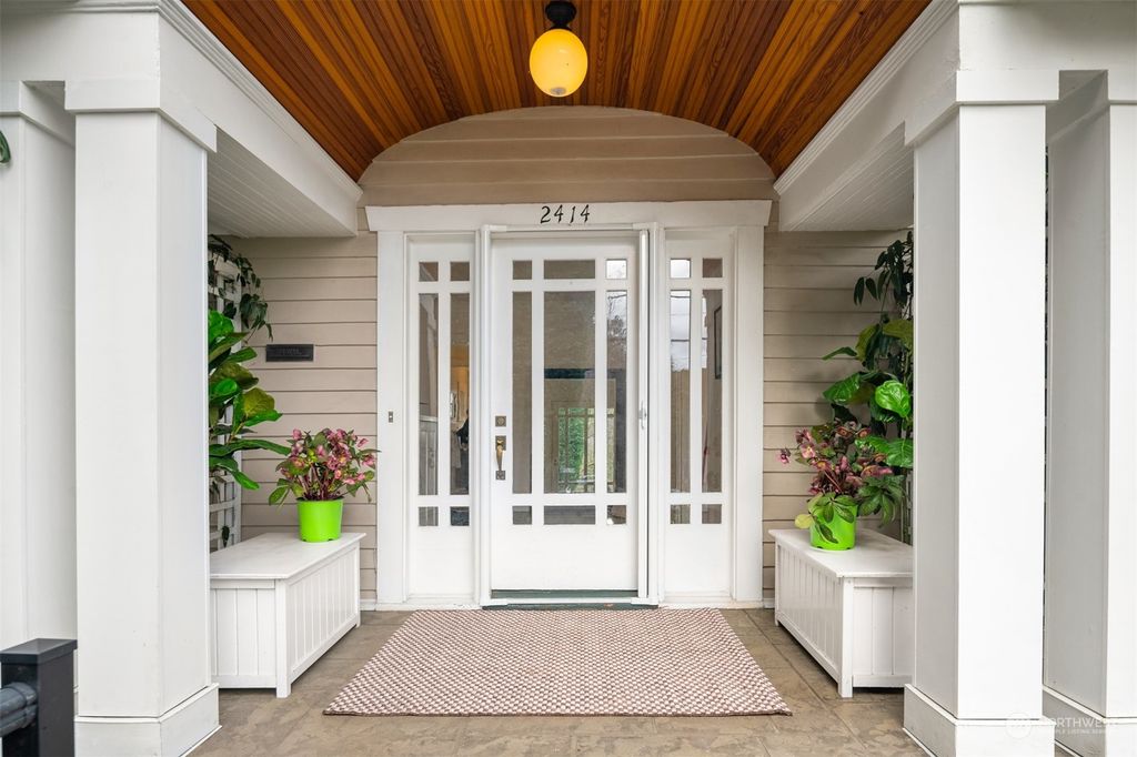 Photo of 2414 E Lynn Street, Seattle, WA 98112 (MLS # 2031622)