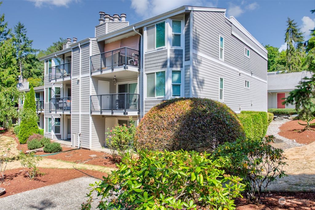 Photo of 4202 Factoria Boulevard SE #D4, Bellevue, WA 98006 (MLS # 2142953)