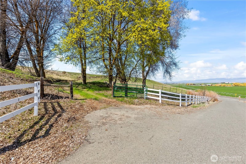1 Rolling Hill Drive