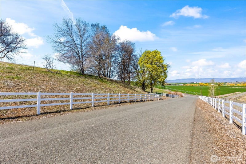 1 Rolling Hill Drive
