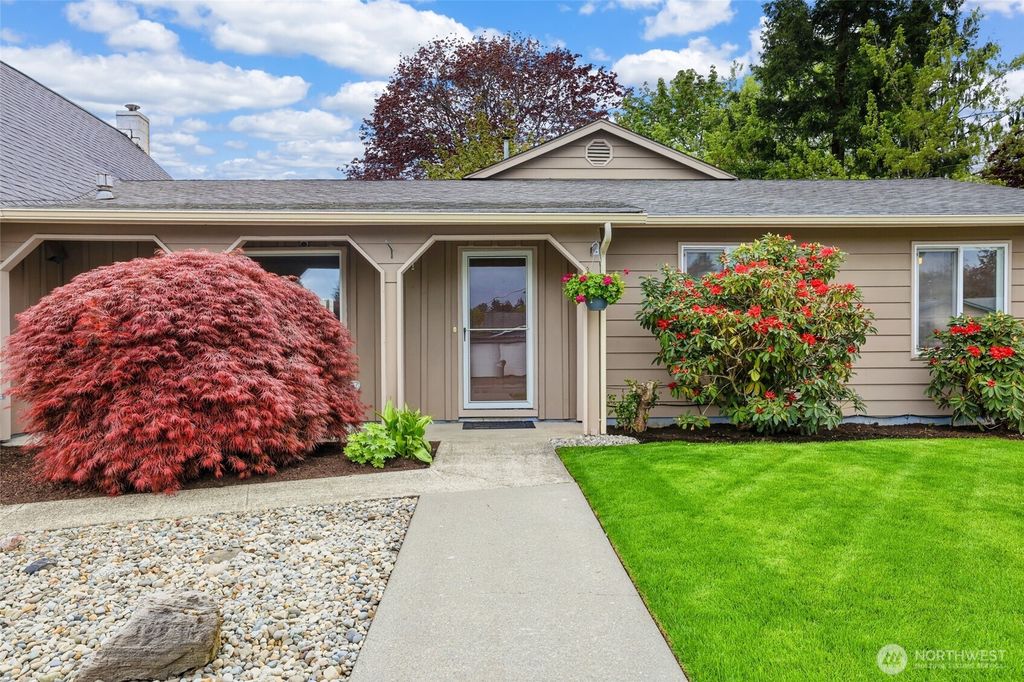 Photo of 23105 20th Avenue S, Des Moines, WA 98198 (MLS # 2515644)