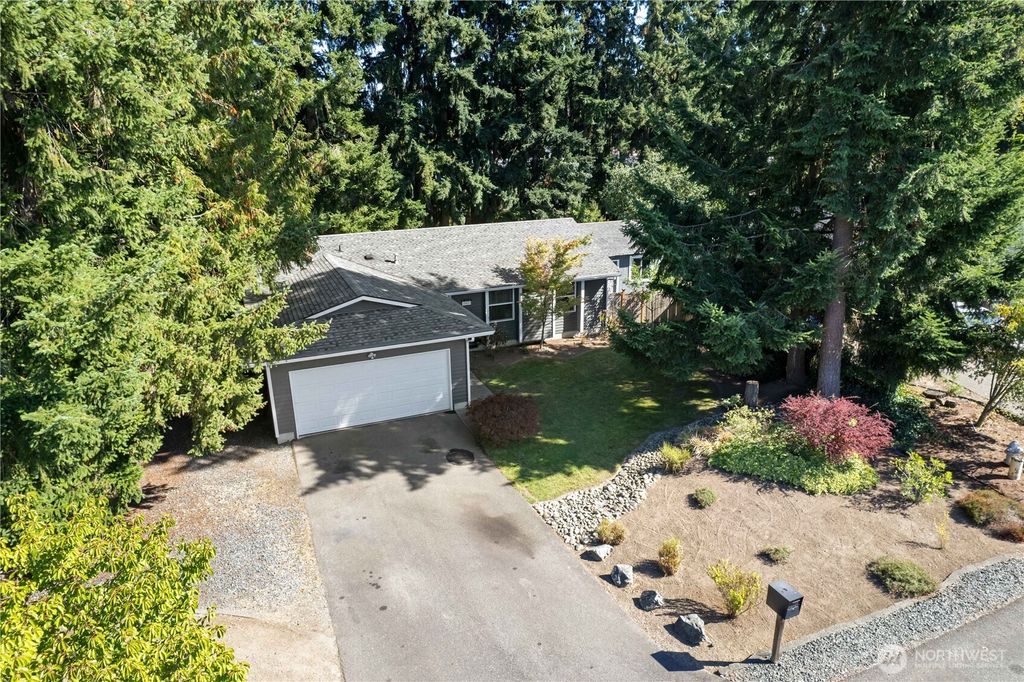 Photo of 15813 93rd Avenue E, Puyallup, WA 98375 (MLS # 2490140)