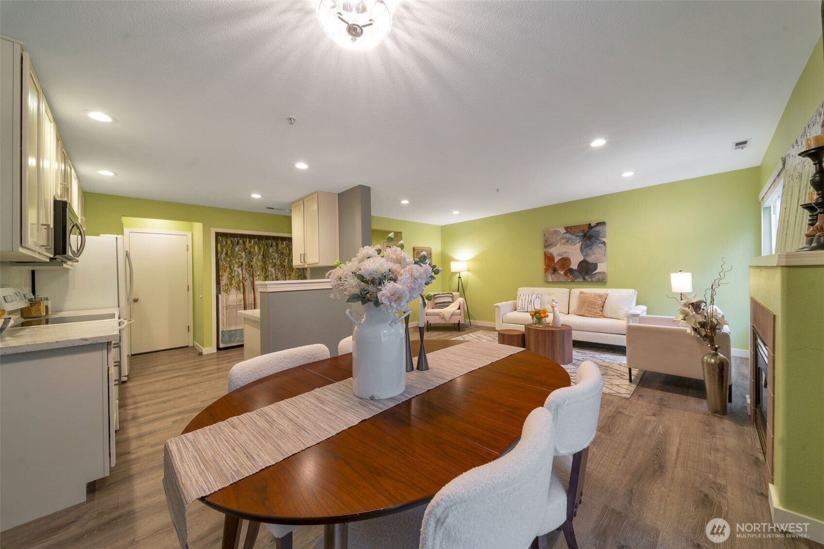 4802 Nassau Avenue NE 23