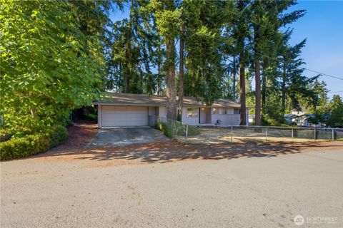 Photo of 1404 SW 360th Street, Federal Way, WA 98023 (MLS # 2545841)