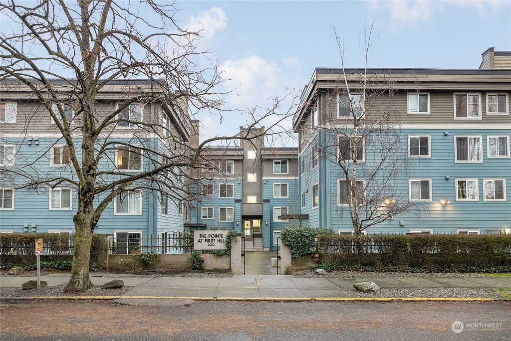 Photo of 300 10th Avenue #A401, Seattle, WA 98122 (MLS # 2036235)