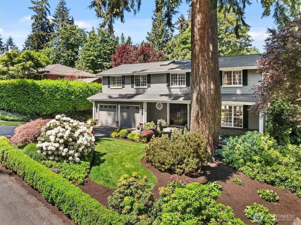 Photo of 11000 SE 24th Place, Bellevue, WA 98004 (MLS # 2508229)