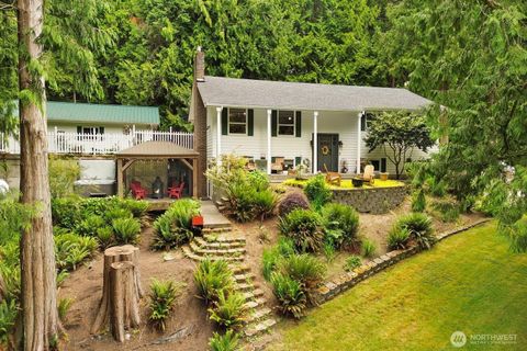 Photo of 2815 Willis Street, Bellingham, WA 98225 (MLS # 2393967) Photo of 2815 Willis Street, Bellingham, WA 98225 (MLS # 2393967)