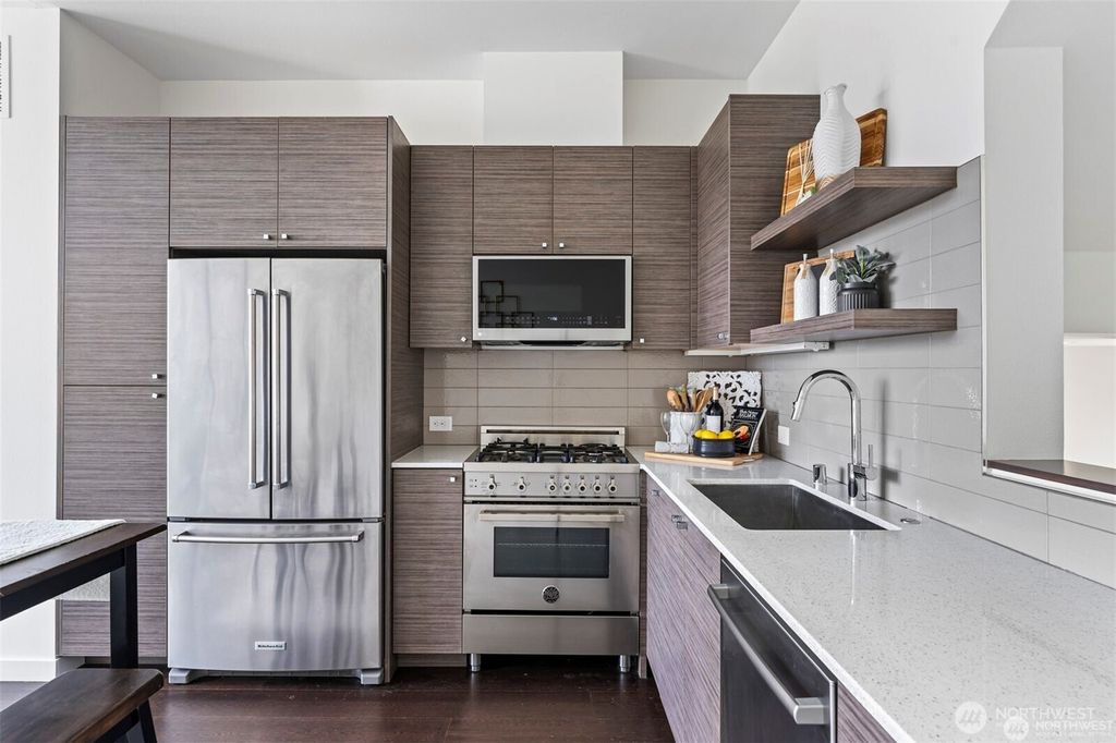 Photo of 230 26th Avenue E, Seattle, WA 98112 (MLS # 2531575)