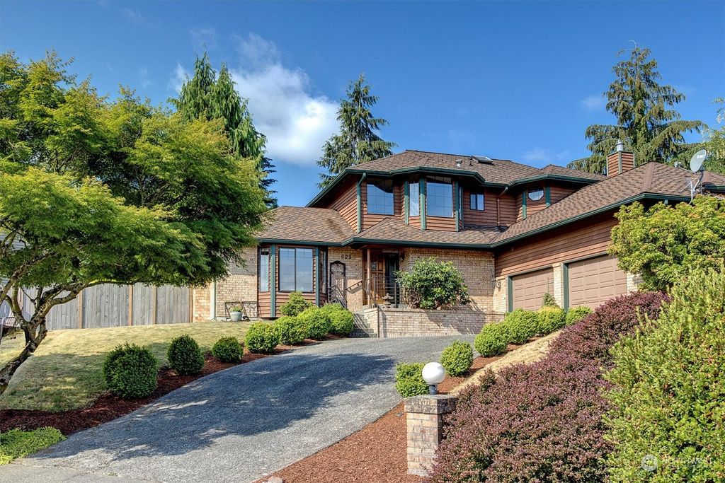 Photo of 629 152nd Place SW, Lynnwood, WA 98087 (MLS # 2262781)