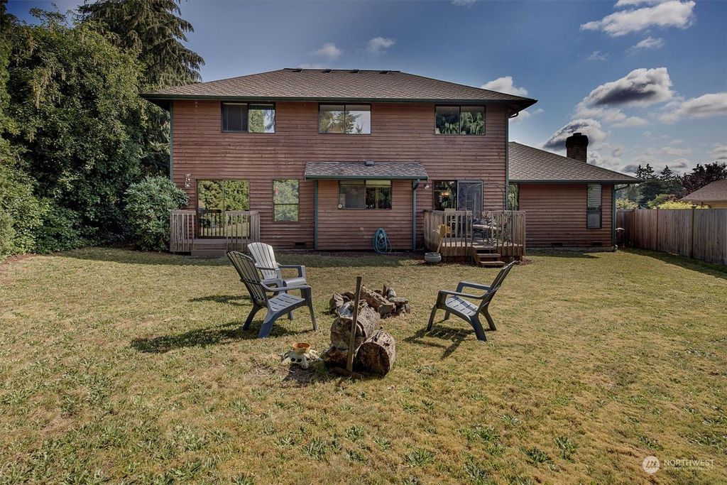 Photo of 629 152nd Place SW, Lynnwood, WA 98087 (MLS # 2262781)