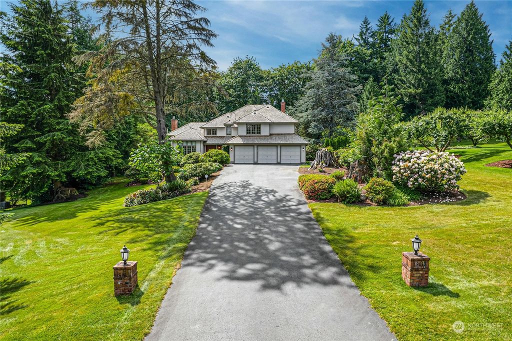 Photo of 13017 205th Place SE, Issaquah, WA 98027 (MLS # 2257606)
