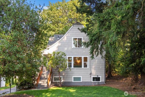 Photo of 10322 Ashworth Avenue N, Seattle, WA 98133 (MLS # 2565632)