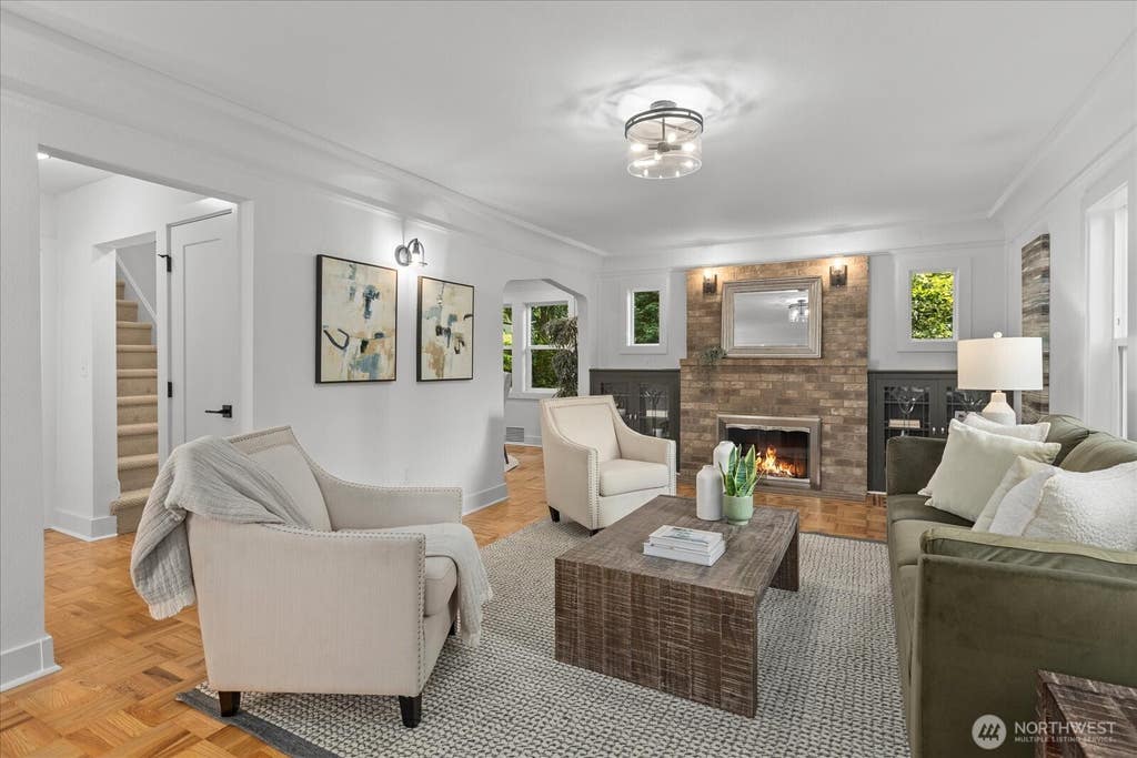 Photo of 10322 Ashworth Avenue N, Seattle, WA 98133 (MLS # 2565632)