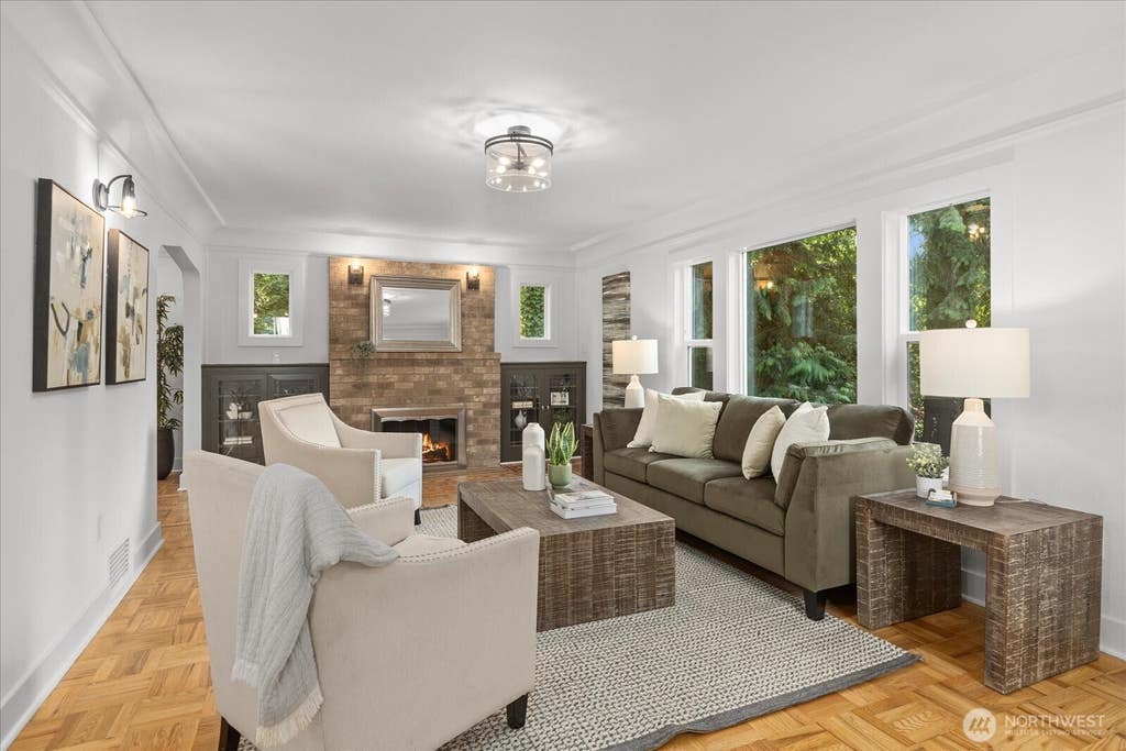 Photo of 10322 Ashworth Avenue N, Seattle, WA 98133 (MLS # 2565632)